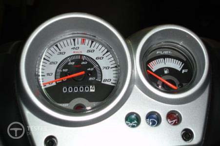 Pergunta IMT: Regra geral, quando o nível de óleo dos travões de um motociclo seja muito baixo pode significar que: