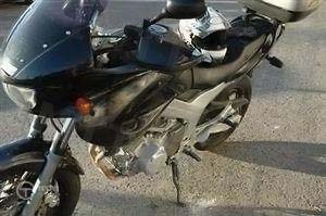 Pergunta IMT: Os motociclos de duas rodas devem possuir à frente luz de presença?