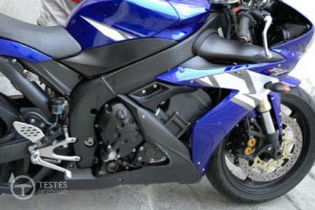 Pergunta IMT: As acelerações bruscas, em marcha, que não provoquem derrapagem, podem comprometer a estabilidade de um motociclo?