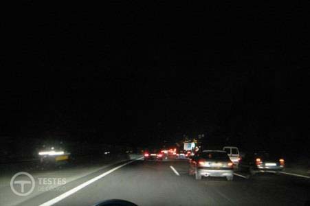 Pergunta IMT: Nesta situação devo circular com as luzes de: