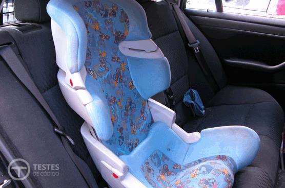 Pergunta IMT: Os sistemas de retenção devem ser adaptados ao peso e idade da criança.