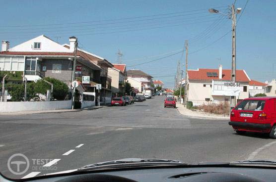 Pergunta IMT: A mudança de direcção para a direita, deve ser realizada: