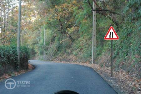 Pergunta IMT: Perante o sinal vertical que se encontra na via pública devo tomar alguma precaução?