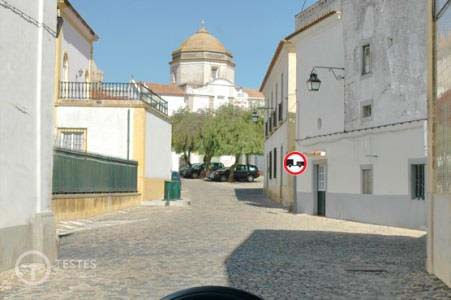 Pergunta IMT: O sinal vertical proíbe o trânsito: