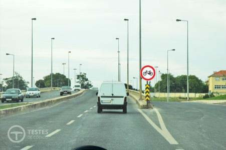 Pergunta IMT: O sinal vertical significa: