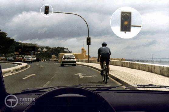 Pergunta IMT: Nesta situação, devo ultrapassar o condutor do velocípede.