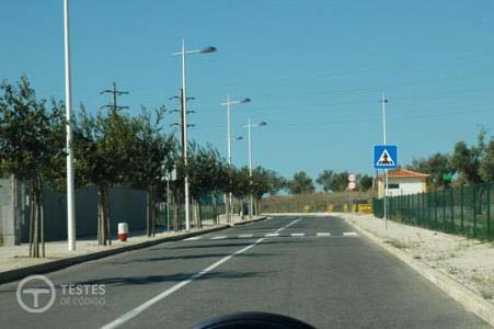 Pergunta IMT: Estou obrigado a circular com velocidade moderada neste local?