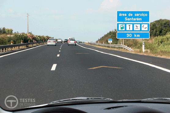 Pergunta IMT: Neste local devo moderar a velocidade, porque me aproximo de uma área de serviço.