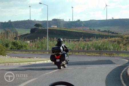 Pergunta IMT: Circulando em meio não urbano, qual o limite máximo de velocidade estabelecido para este motociclo de cilindrada superior a 50 cm3?