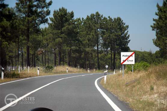 Pergunta IMT: No preciso local em que me encontro a velocidade máxima permitida para todos os automóveis ligeiros é de 50 km/h.