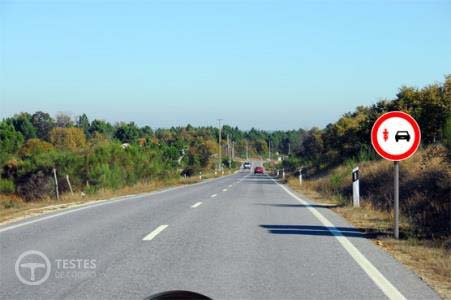 Pergunta IMT: Quando ultrapasso um veículo de duas rodas devo ter particular atenção à distância: