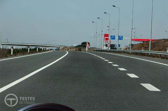 Pergunta IMT: Ao sair de uma auto-estrada, devo utilizar a: