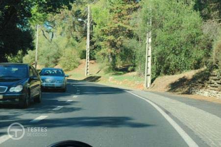 Pergunta IMT: Em vias congestionadas devo facilitar a passagem aos veículos que circulam em missão urgente de socorro ocupando, se necessário, a berma.