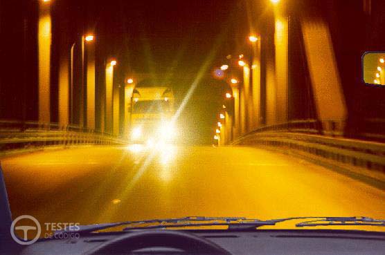 Pergunta IMT: Neste local é obrigatório o uso do triângulo de pré-sinalização, quando: